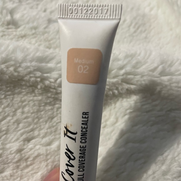 Models Own Cover it concealer - Picture 2 of 3